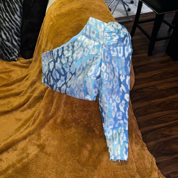 NBD Eris One Shoulder Top in Blue & Silver - Picture 6 of 10